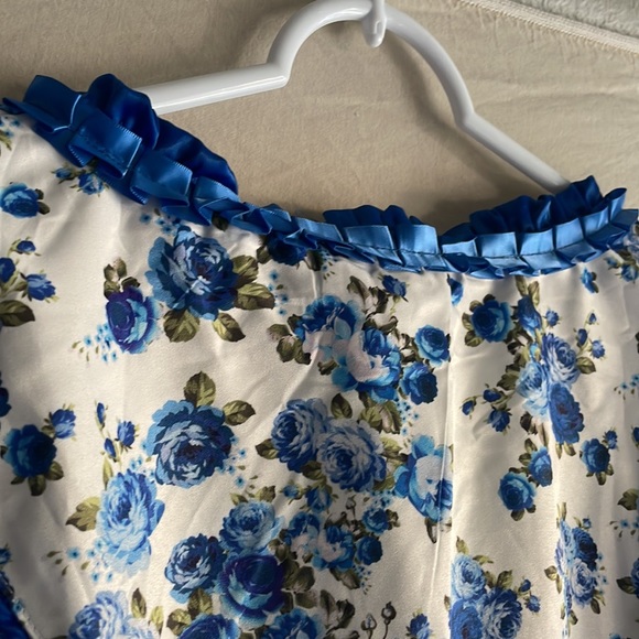 Floral Clearlove dress in blue, white and green - Picture 8 of 9